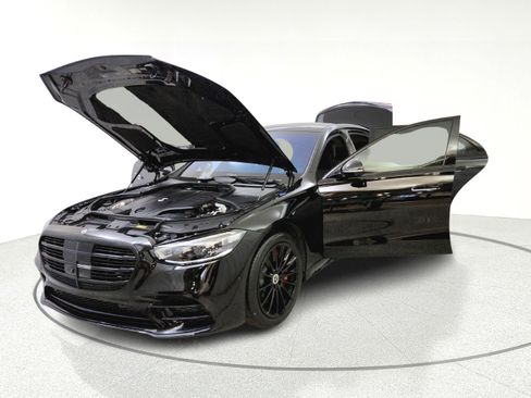 Used 2022 Mercedes-Benz S 500 4MATIC w/ AMG Line Package image 10