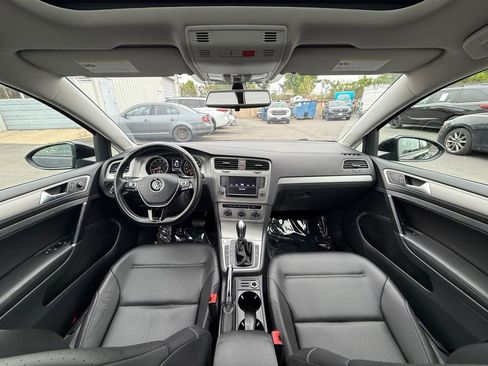 Used 2017 Volkswagen Golf Wolfsburg Edition FWD image 21