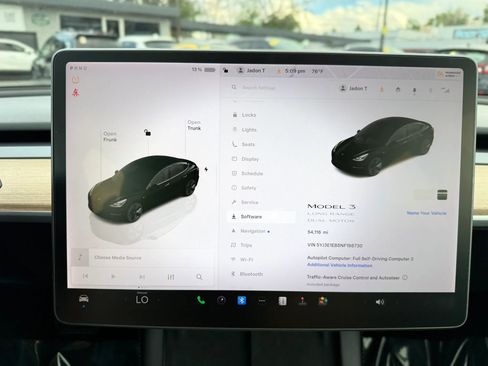 Used 2022 Tesla Model 3 Long Range AWD/4WD image 32