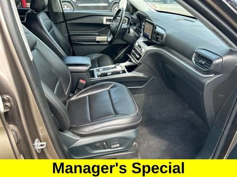 Used 2021 Ford Explorer XLT w/ Equipment Group 202A AWD/4WD image 53