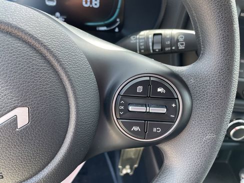 Used 2025 Kia Soul LX w/ LX Technology Package image 14