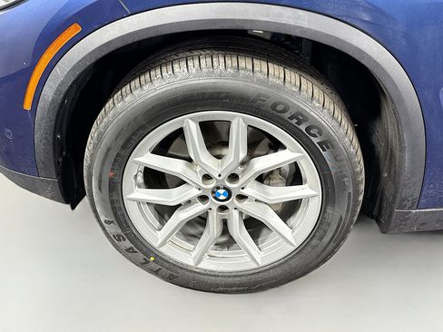 Used 2022 BMW X5 xDrive40i w/ Executive Package image 38