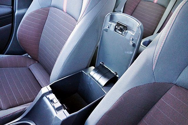 Used 2026 Toyota Corolla SE w/ SE Package FWD image 43
