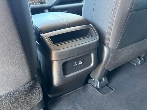 Used 2025 Nissan Pathfinder S AWD/4WD image 24