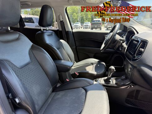 Used 2019 Jeep Compass Latitude AWD/4WD image 15