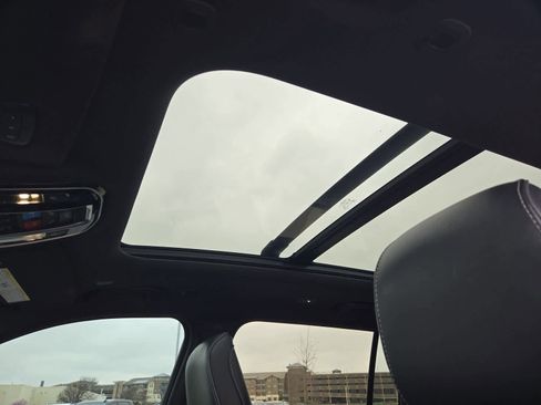 Used 2022 Jeep Grand Cherokee L Overland image 18