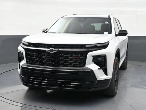 Used 2024 Chevrolet Traverse RS FWD image 8