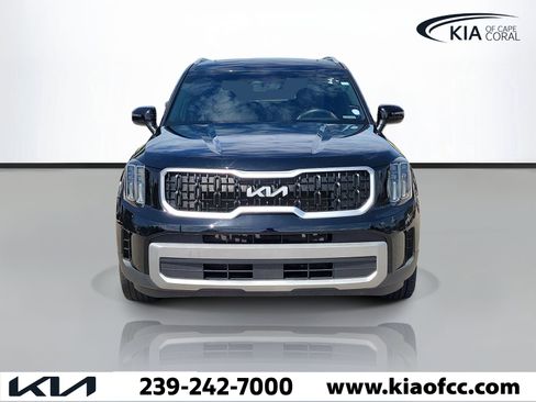 Certified 2024 Kia Telluride EX w/ EX Captain's Chair Package FWD image 2