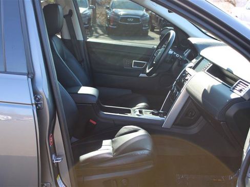 Used 2017 Land Rover Discovery Sport HSE image 9