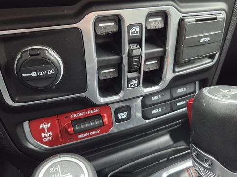 Used 2018 Jeep Wrangler Unlimited Rubicon AWD/4WD image 21