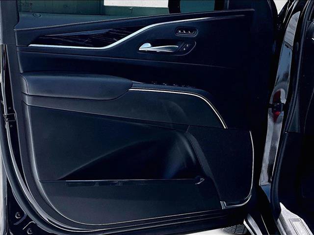 Certified 2023 Cadillac Escalade ESV V AWD/4WD image 18