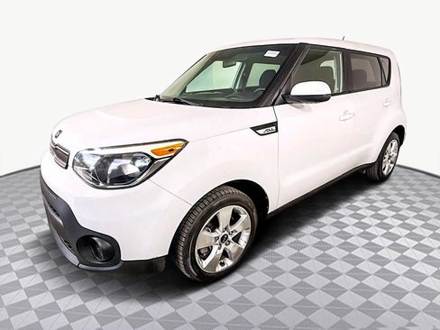 Used 2018 Kia Soul Base image 4