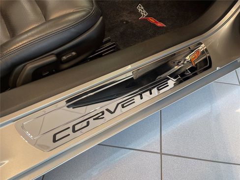 Used 2006 Chevrolet Corvette Convertible w/ Preferred Equipment Group RWD image 34