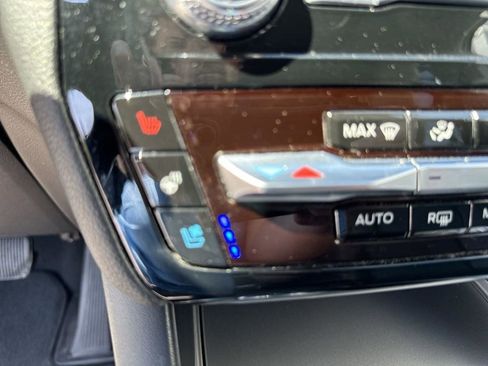 Used 2022 Ford Explorer Limited w/ Equipment Group 301A image 28