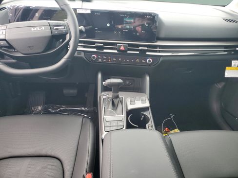 New 2026 Kia Sportage SX FWD image 11
