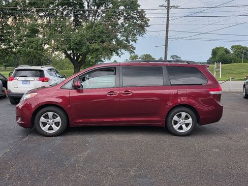 Used 2013 Toyota Sienna LE w/ Towing Pkg FWD image 5