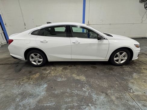 Used 2022 Chevrolet Malibu LS w/ LPO, Convenience Package 2 FWD image 2