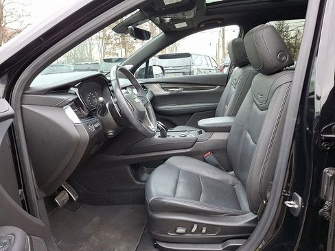 Used 2023 Cadillac XT6 Sport w/ Technology Package image 13