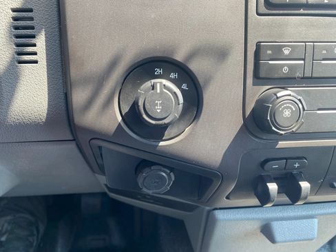 Used 2015 Ford F250 XL w/ Power Equipment Group AWD/4WD image 14