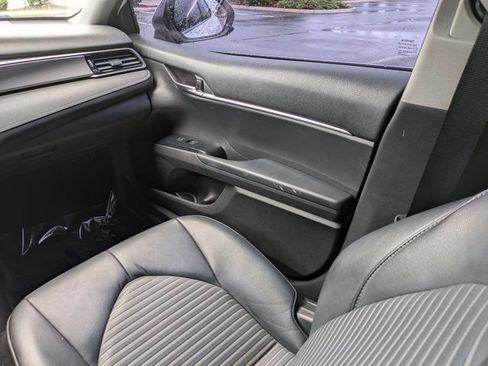 Used 2019 Toyota Camry SE FWD image 15