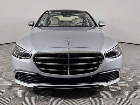 Used 2022 Mercedes-Benz S 580 4MATIC Sedan image 2