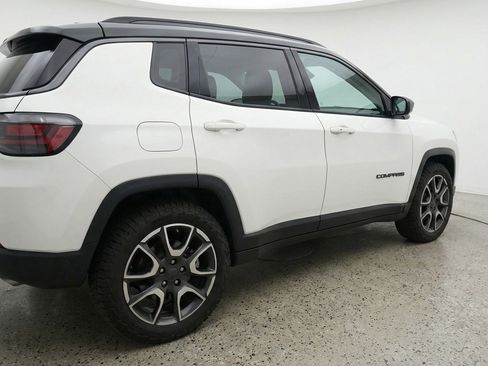 Used 2025 Jeep Compass Trailhawk AWD/4WD image 9
