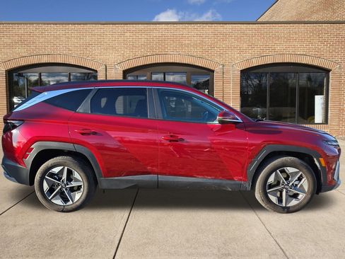 Certified 2025 Hyundai Tucson SEL image 2