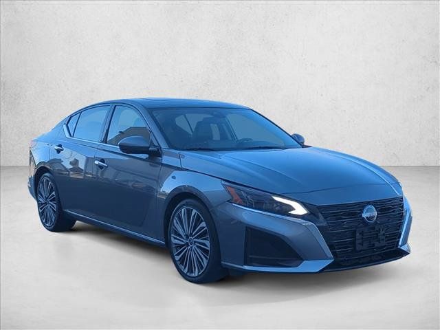 Used 2023 Nissan Altima 2.5 SL FWD image 3