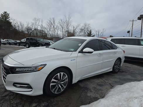 Used 2019 Honda Accord Touring image 2