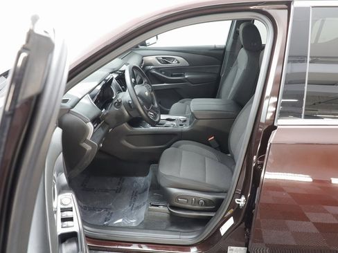 Certified 2023 Chevrolet Traverse LT image 6