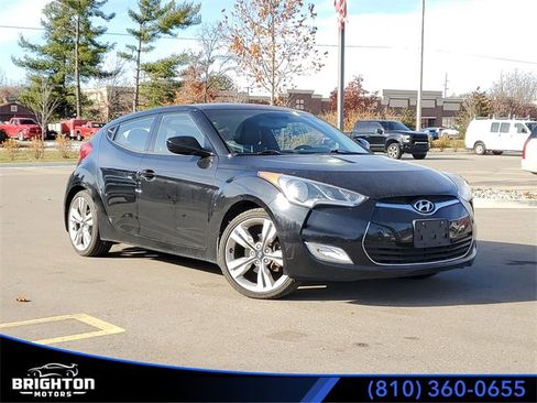 Used 2013 Hyundai Veloster w/ Tech Pkg image 1