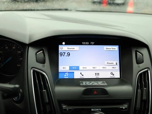 Used 2017 Ford Focus Titanium FWD image 23