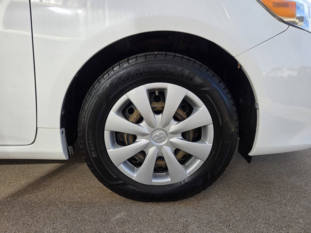 Used 2011 Toyota Corolla LE FWD image 29