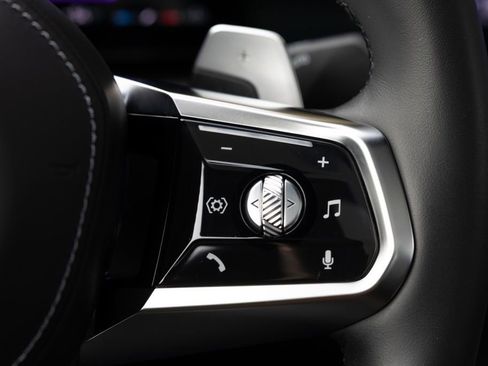 Used 2024 BMW 760i xDrive w/ Premium Package 2 image 29