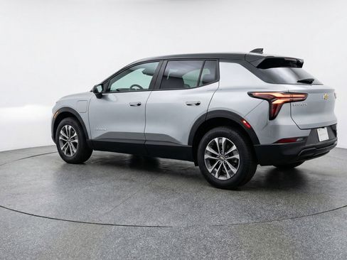 Used 2025 Chevrolet Equinox LT FWD image 6