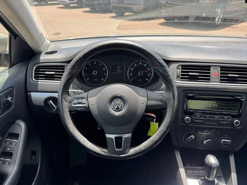 Used 2013 Volkswagen Jetta SE FWD image 10