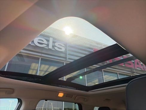 New 2026 Nissan Pathfinder Platinum image 24