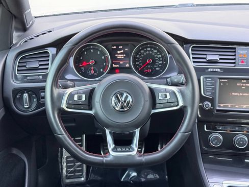 Used 2017 Volkswagen GTI SE FWD image 30