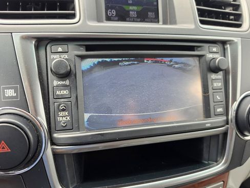 Used 2013 Toyota Highlander Limited FWD image 14