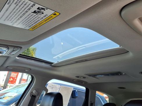 Used 2025 Kia Telluride S FWD image 22