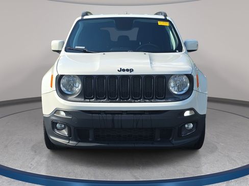Used 2018 Jeep Renegade Altitude w/ Cold Weather Group FWD image 2