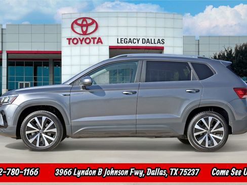 Used 2024 Volkswagen Taos SE image 7