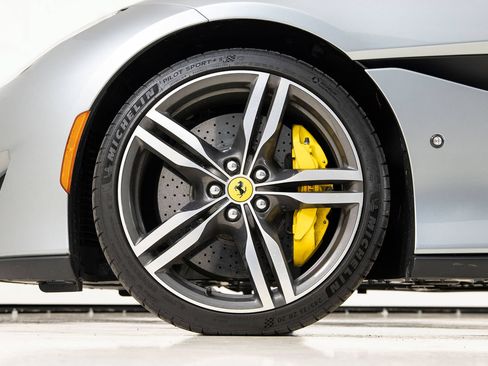 Certified 2019 Ferrari Portofino RWD image 20