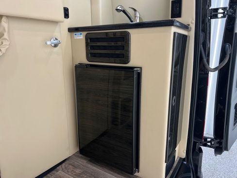 Used 2023 Mercedes-Benz Sprinter 3500 image 23