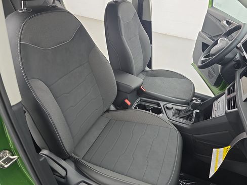 New 2026 Volkswagen Taos SE AWD/4WD image 10