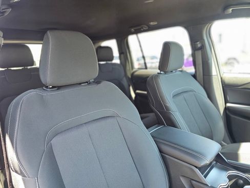 Used 2026 Jeep Grand Cherokee Laredo RWD image 30