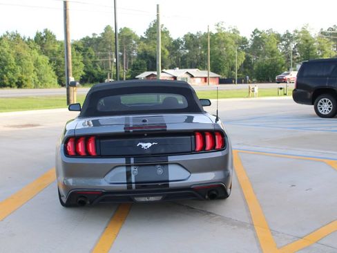 Used 2022 Ford Mustang Convertible RWD image 4