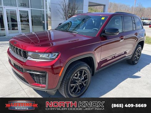New 2026 Jeep Grand Cherokee Altitude AWD/4WD image 1