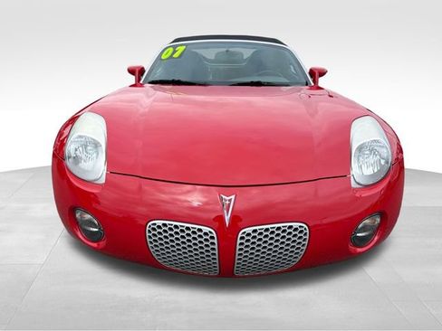 Used 2007 Pontiac Solstice Convertible w/ Premium Package RWD image 2
