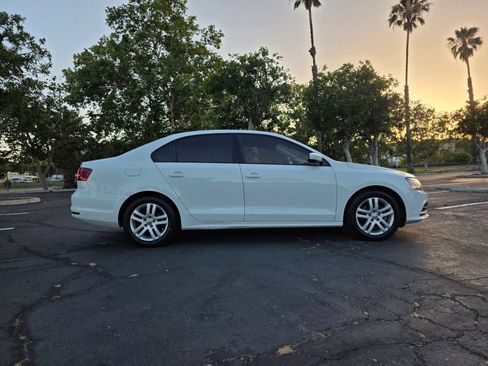 Used 2018 Volkswagen Jetta S FWD image 3
